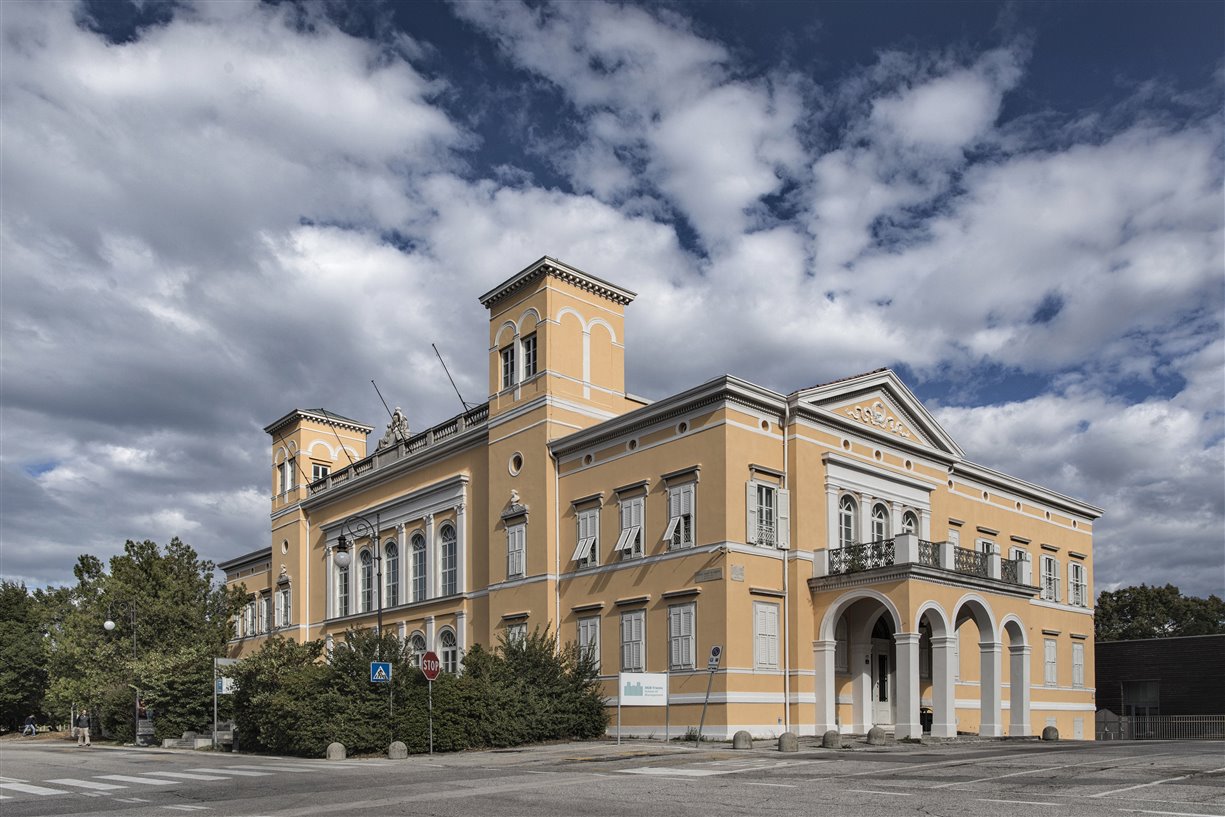Palazzo esterno 1