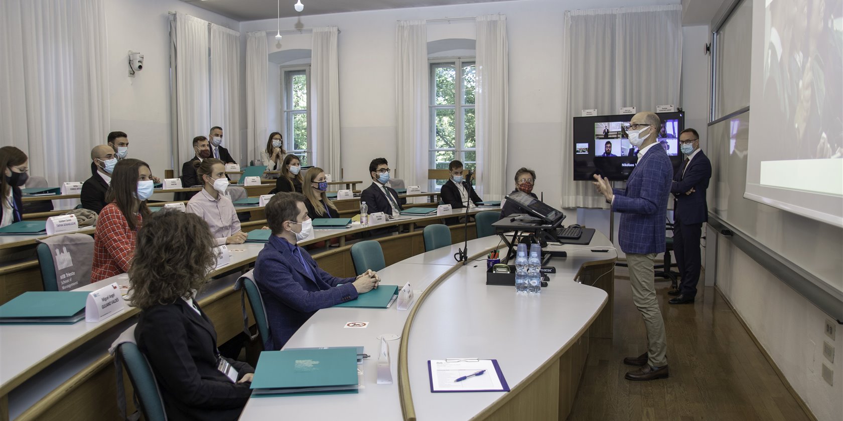 MBA 31 hybrid classroom