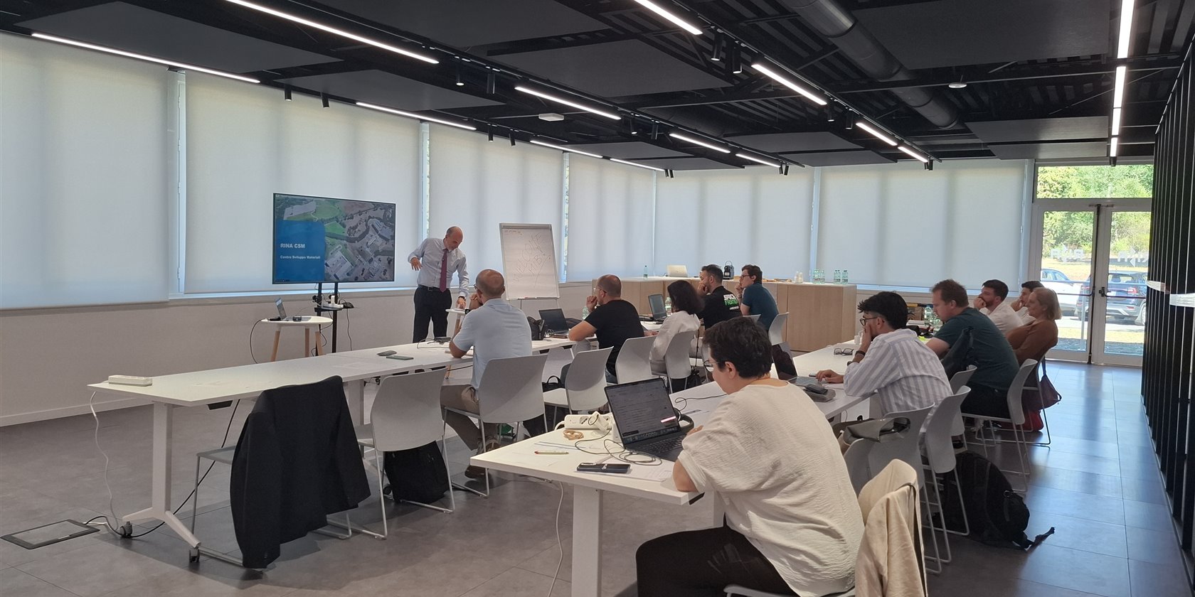 Dall’innovazione tecnologica alle strategie d’impresa: EMBAIN in visita all’Open Innovation Hub di RINA