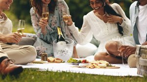Oltre la bottiglia: non è il vino che crea l’occasione, ma l’occasione che decreta il successo del vino